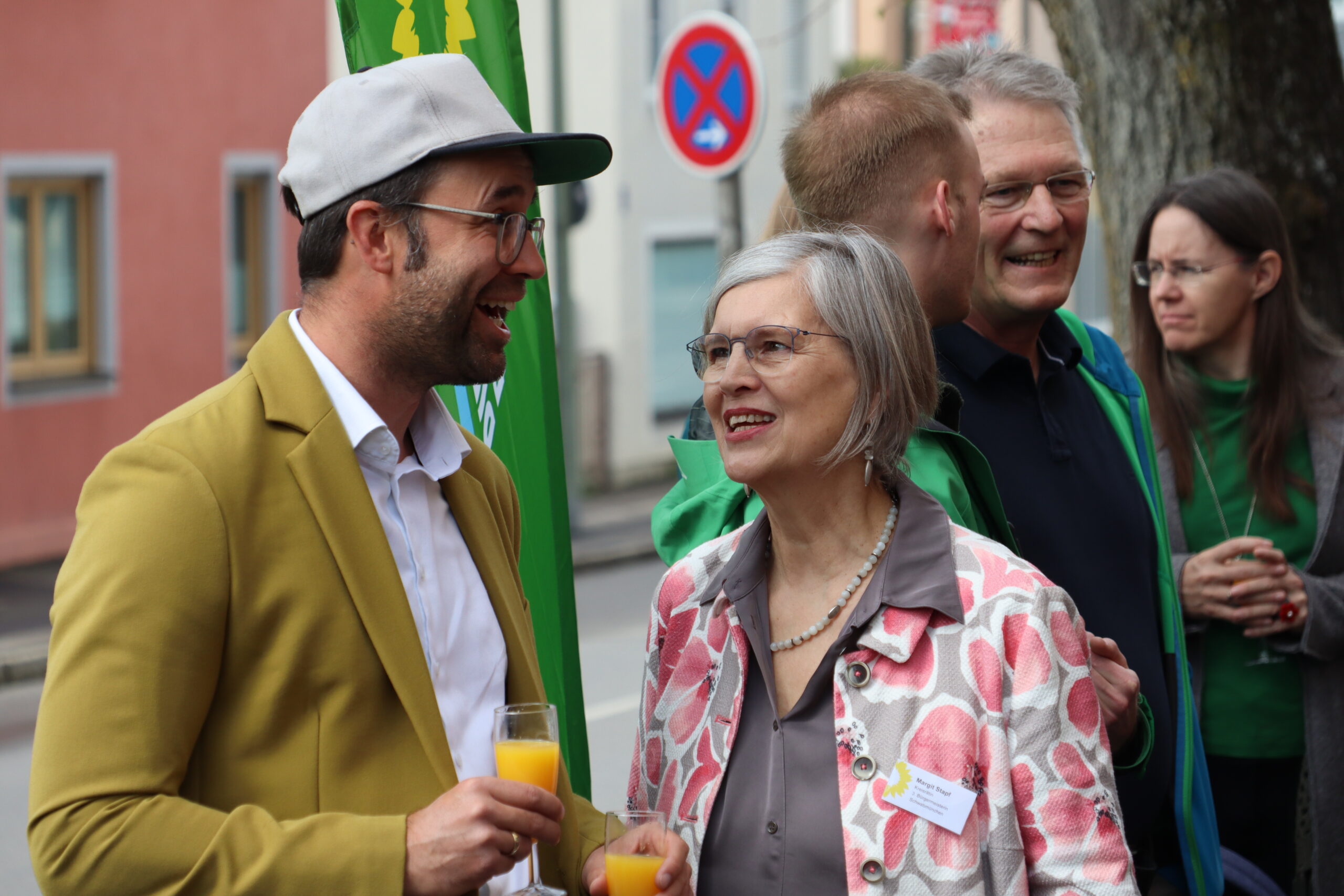Landtagsabgeordneter Max Deisenhofer im Gespräch mit Schwabmünchen's 3. Bürgermeisterin Margit Stapf
